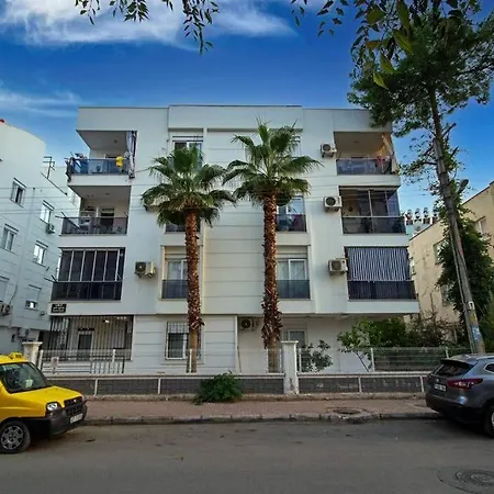 Apartament Lale Apartment *